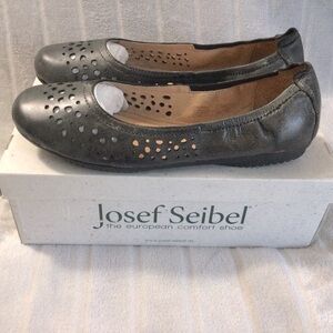 Josef Seibel Pippa 29 Black Nesty Oil Leather Ballerina Flats Size 6 to 6.5 US